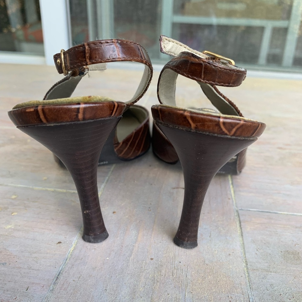 Nine West Brown Mock Croc-Embossed leather Strappy backless  Heels Size :8 - Picture 3 of 9
